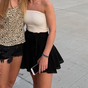 Vestique Black Mini Skirt